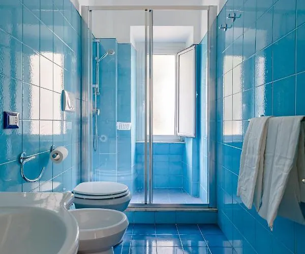 Apartment Arezzo - Metro Bologna Direct To Colosseum, Wifi & Ac