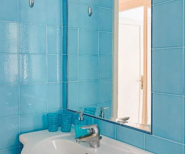 Apartment Arezzo - Metro Bologna Direct To Colosseum, Wifi & Ac